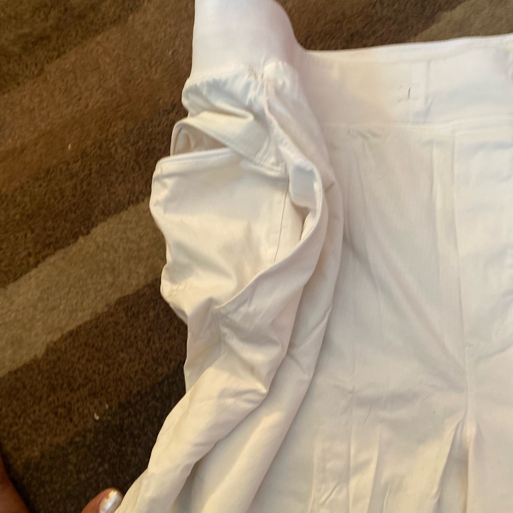 Lululemon Athletica Cream Shorts - Picture 5 of 13